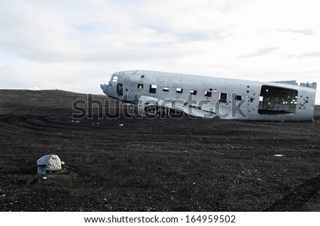 Crashed plane in the middle of nowhere, Iceland