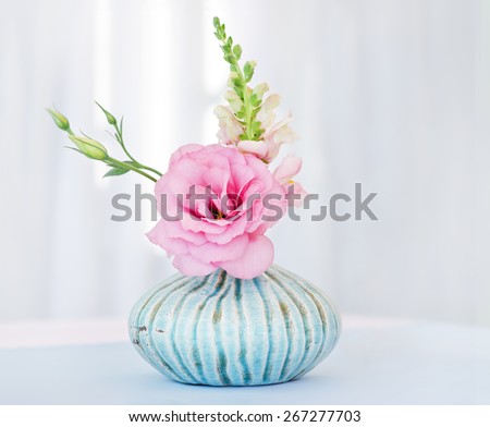 The Vase with pink flower/Flower arrangement/Flower arrangement