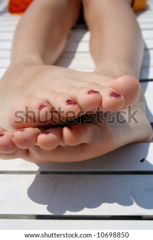 Close up of big feet on little legs
