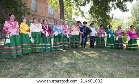 STAROCHERKASSKAYA,ROSTOV REGION, RUSSIA-AUGUST 25 - Cossack Choir Sings in August 25, 2013 in Starocherkasskaya