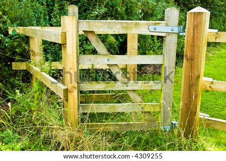 Double swing wooden five bar footpath gate