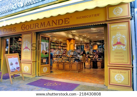 AIGUES-MORTES, FRANCE - SEPTEMBER 1: Candy shop and local specialties in the city of Aigues-Mortes in Camargue, in the south-east of France, september 1, 2014.