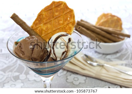 ice cream cup cream with cookies