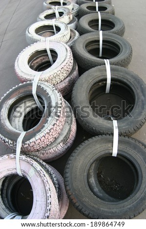 Rubber auto-tires on asphalt