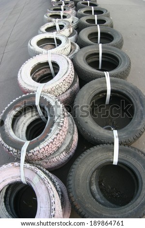 Rubber auto-tires on asphalt