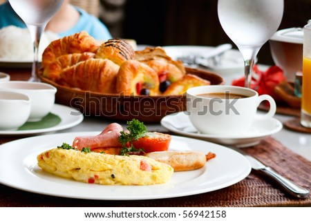 10.  Fatmagül'un sucu ne ? ~ General Discussions - Comentarii - Pagina 29 Stock-photo-delicious-omelette-with-vegetables-served-for-breakfast-56942158