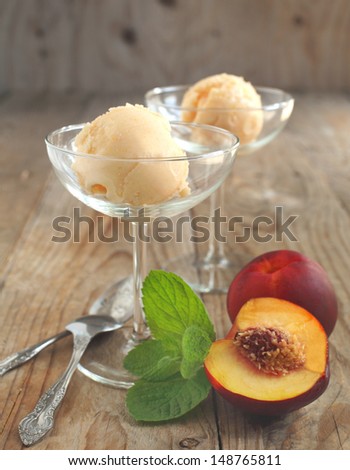 Peach (nectarine) ice cream