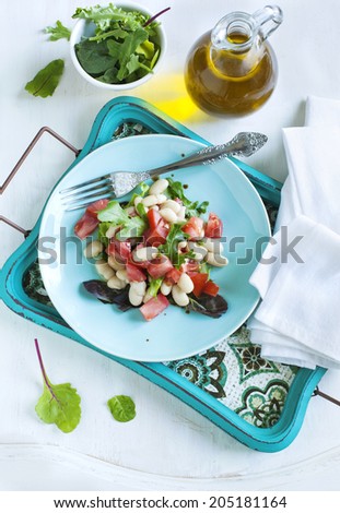 Tomato and white-bean salad