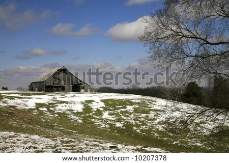 Winter barn in rural Tennessee