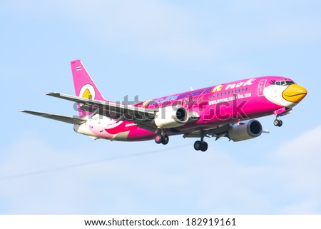 CHIANGMAI , THAILAND- JUNE  6 2007: HS-TDD Boeing 737-400 of NokAir airline ( Low-cost Airline), Landing to Chiangmai airport from Bangkok Don Muang Airport, thailand.