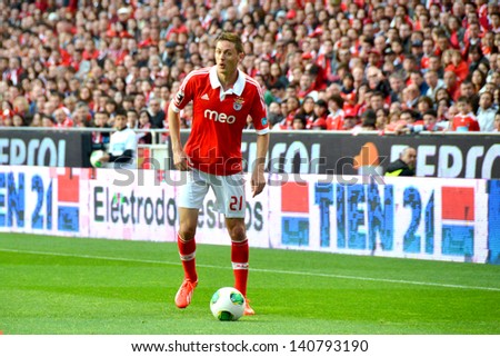 LISBON, PORTUGAL - MAY 19: Sport Lisboa e Benfica team VS Moreirense team in the last game for National league .SLB player Matic during the game.  Lisbon - Portugal, 19 May 2013