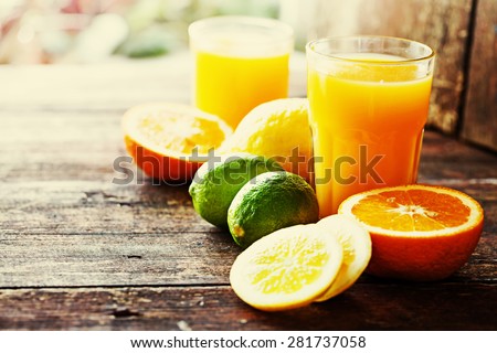 Citrus fruit and juice/ multy fruit juice / Selective focus