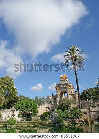 Parc de la Citutadella and the famous fountain in th park, which was created by Josep Fontsér and even Antoni Gaudi