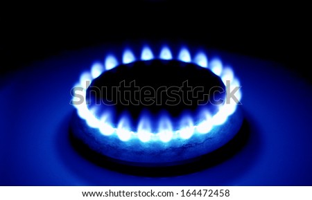 Burning natural gas on the gas burner