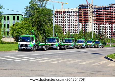 MOSCOW - JULY 01: Car tow on the streets of Moscow on July 01, 2014 in Moscow