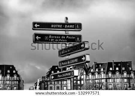 Information signage in Paris