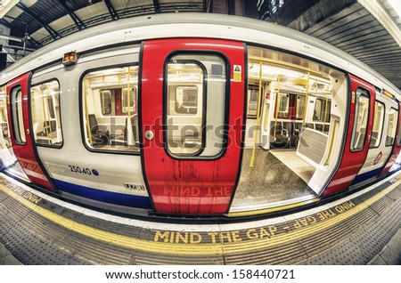 Mind the Gap in London Underground.