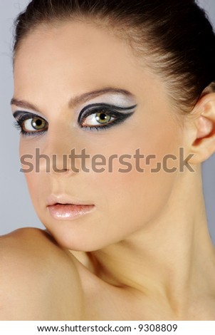 Professional Makeup Artist on Want To Be Beautiful  May 2011