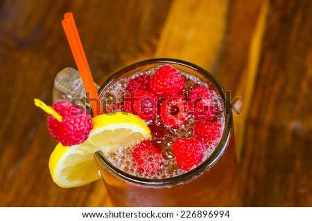 Alcoholic sweet tea with fruit similar to a long island iced tea at a Mexican restaurant bar.
