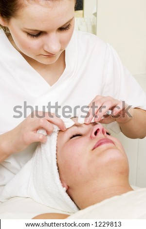 Deep cleansing facial extraction at a beauty spa