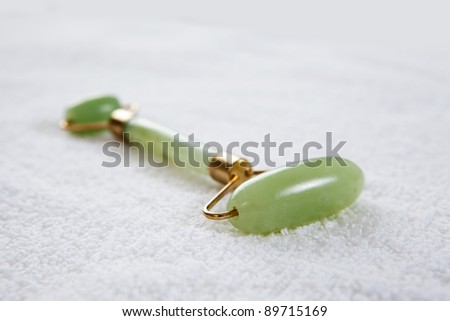 Jade roller tool for facial acupuncture massage