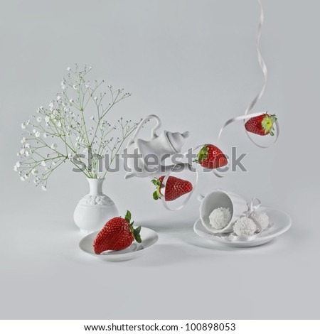 decorative strawberry cutting