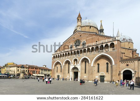 PADUA, ITALY - MAY 5, 2015: Tourist in front of the St. Antonio church (Basil Del-Santo) in Padua.