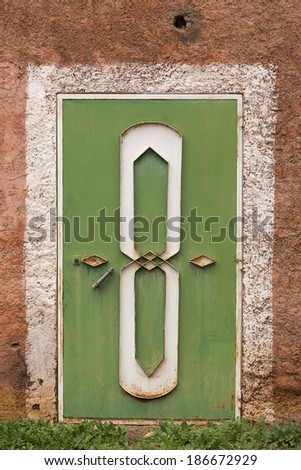 Ancient traditional Arabian architecture - door