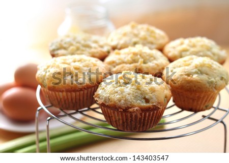 Rhubarb muffins with sugared ginger