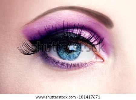 Purple eye make-up