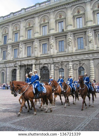 STOCKHOLM, SWEDEN - AUGUST 5: The ceremony of changing the Royal Guard on August 5, 2005. It is the King of Sweden\'s guard of honor and is responsible for the protection of the Royal Family