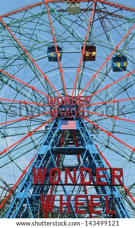 BROOKLYN, NEW YORK - MAY 30 :Wonder Wheel at the Coney Island amusement park on May 30, 2013. Deno\'s Wonder Wheel a hundred and fifty foot eccentric Ferris wheel. This wheel was built in 1920