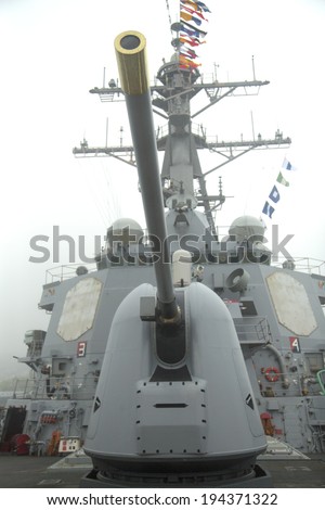 NEW YORK - MAY 22: Turret containing a 5-inch gun on the deck of US Navy guided-missile destroyer USS Cole during Fleet Week 2014 on May 22, 2014 in New York
