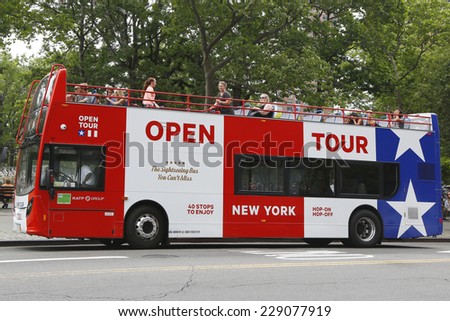NEW YORK - JUNE 24: Open Loop  Tour New York Hop on Hop off bus in Manhattan on June 24, 2014.OPEN LOOP New York is the Big Apple\'s newest and most exciting sightseeing tour offering.