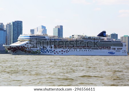 NEW YORK - JULY 11, 2015: Norwegian Gem Cruise Ship leaving New York. Norwegian Gem is a Jewel class cruise ship of Norwegian Cruise Line