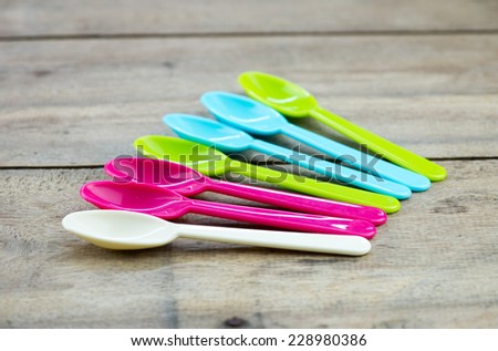 olor spoon fork dish plastic