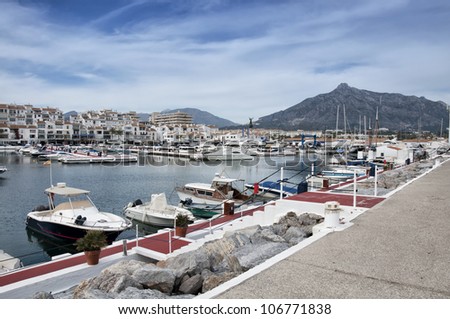 Puerto Banus surprised by day Puerto Bano is an exclusivist port from Costa del Sol surrounded by luxury restaurants and stores Puerto Banus surprised by day Puerto Bano is an exclusivist port from Costa del Sol surrounded by luxury restaurants and stores
