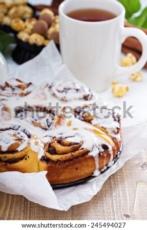 Cinnamon buns with chocolate and cream cheese glaze