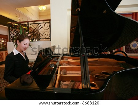 piano woman