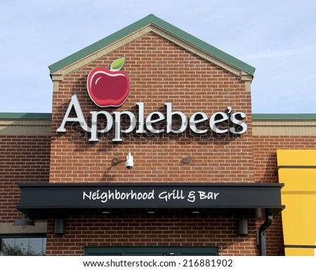 SPENCER , WISCONSIN Sept.8 , 2014: Applebee's Restaurant sign. Applebee's international, inc. is an American company that develops franchises and operates the Applebee's Restaurant Chain