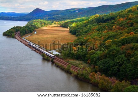 Scenic view of commuter rail line along the Hudson RIver.