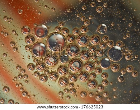Stars and Stripes in oil bubbles in water