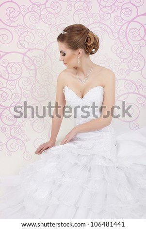 Closeup picture of a beautiful bridal hairstyle