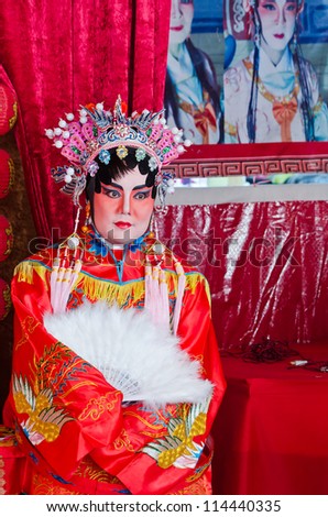 BANGKOK - JANUARY 24 : make up as the Chinese Opera by the old Chinese Opera team on Chinese New Year Chinese festival on January 24,2012 at China town Bangkok Thailand.