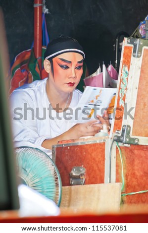 BANGKOK, Thailand - SEPTEMBER  2011 : Unidentified actor of the Chinese Opera at  The Nine Emperor Gods Festival  on September 27, 2011 in Bangkok Thailand.