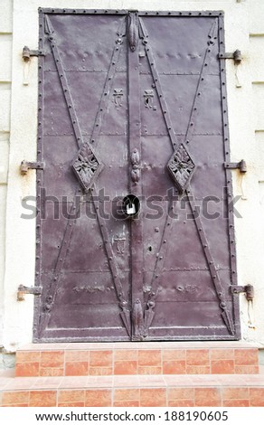 Old model of metallic door.