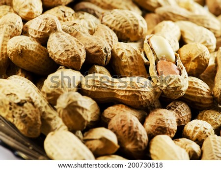 Peanuts in shell.