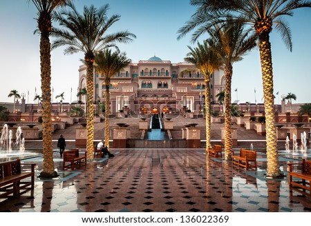 Emirates Palace Is One Of The Most Expensive Hotel In Arab Emirates Build At The Cost Of Ã?Â£3.9 Billion.