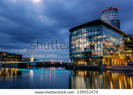 Foot Bridge Linking Bbc Media City And Imperial War Museum At The Salford Quays, Manchester.