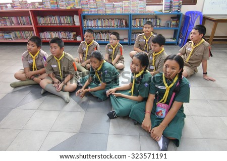 BANGKOK, THAILAND - SEP 18, 2015: Unknown children in Academic Activities day at Elementary School. Pieamsuwan school, Bangkok Thailand, Teachers teach students with television.